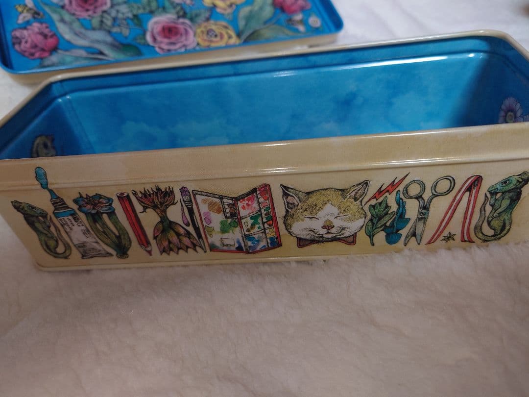 ヒグチユウコ×ホルベイン　2016年　ブリキ缶　おまけ付き