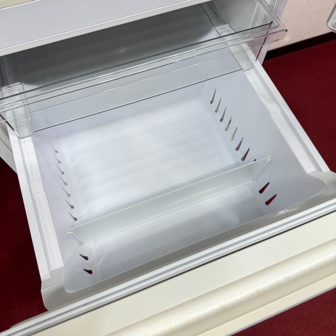 都内23区配送無料ツインバード冷蔵庫2018年製　真ん中のドア冷蔵、冷凍切替可能