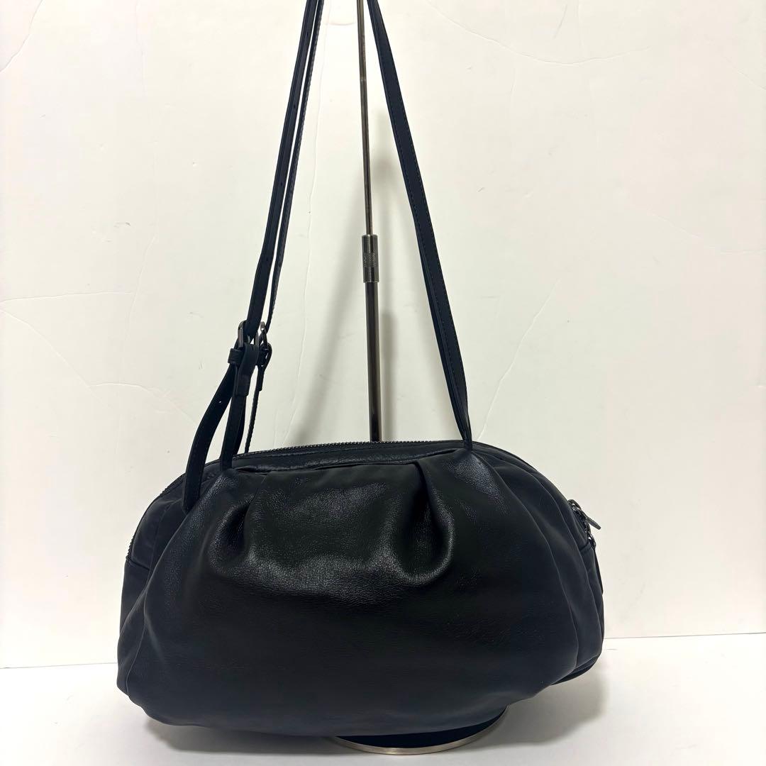 極美品 イアパピヨネ コロンボストンバッグ 黒