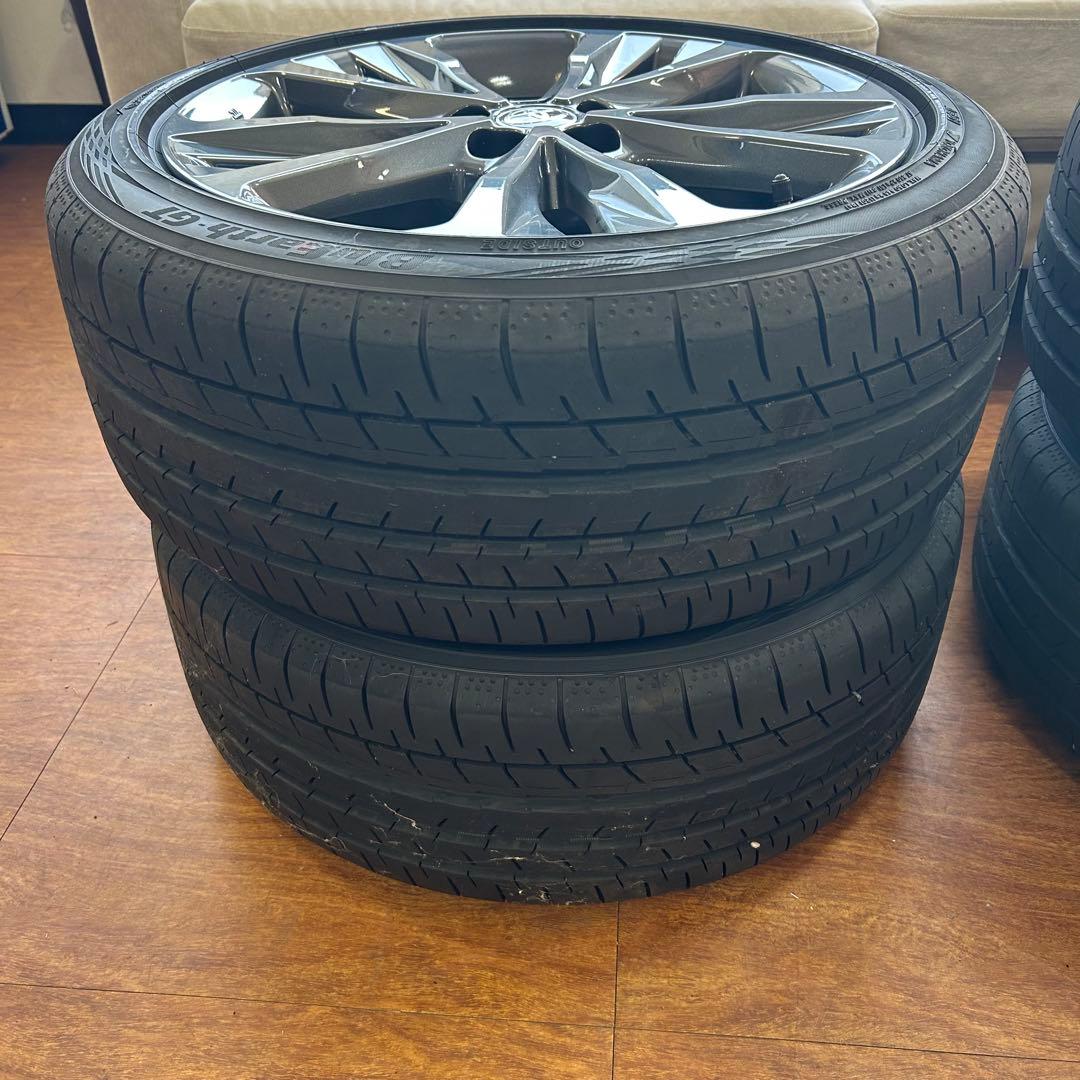 トヨタ カローラツーリング 純正ホイール　YOKOHAMA 215/45R17