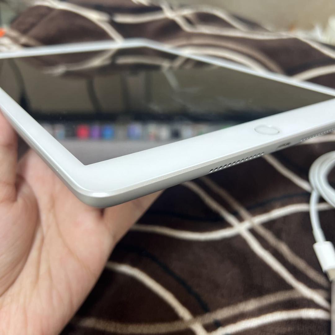 ［美品］Apple iPad 第7世代/32GB/Wi-Fi/電池健康99%