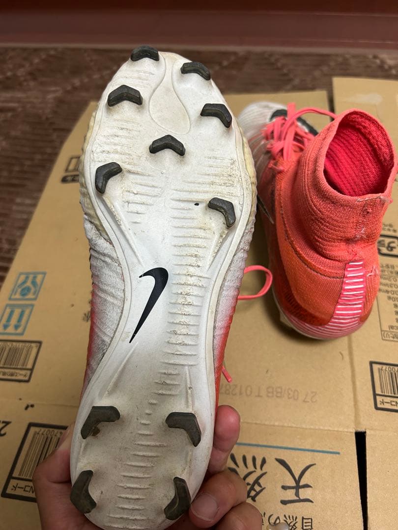 Nike マーキュリアル ハイカット ピンク