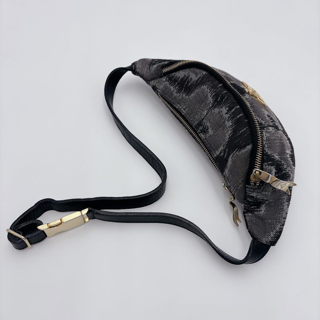 ヴィヴィアンウエストウッド　ウエストポーチ　ショルダーバッグ　金オーブ