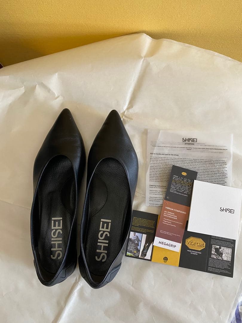SHISEシーセイフラットシューズMM POINTED U / ブラック37.5