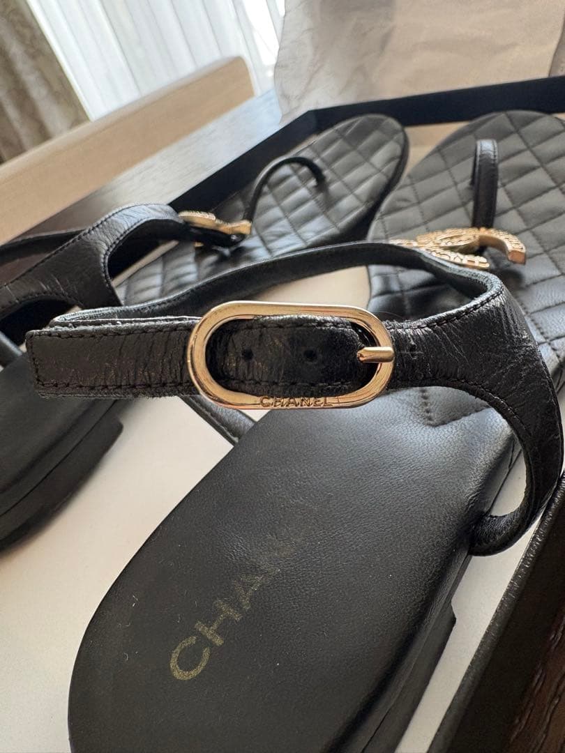 CHANEL キルティングサンダル 38.5 黒 ココマーク ゴールド