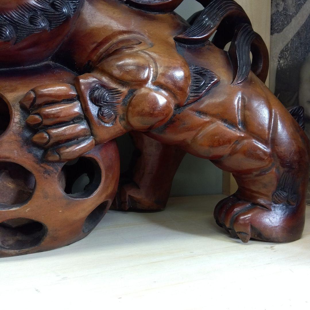 木製玉乗り獅子彫刻 　左玉乗り　②　厄除け