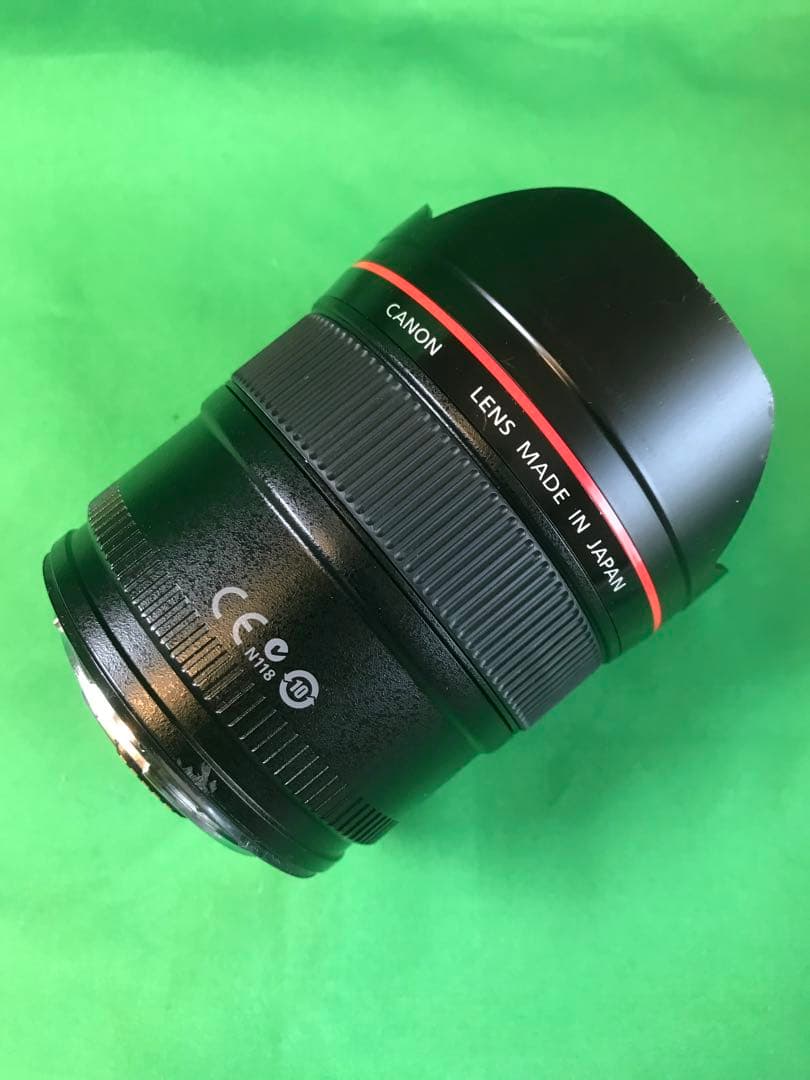 Canon EF14mm F2.8L Ⅱ USM ケース、レンズキャップ付。