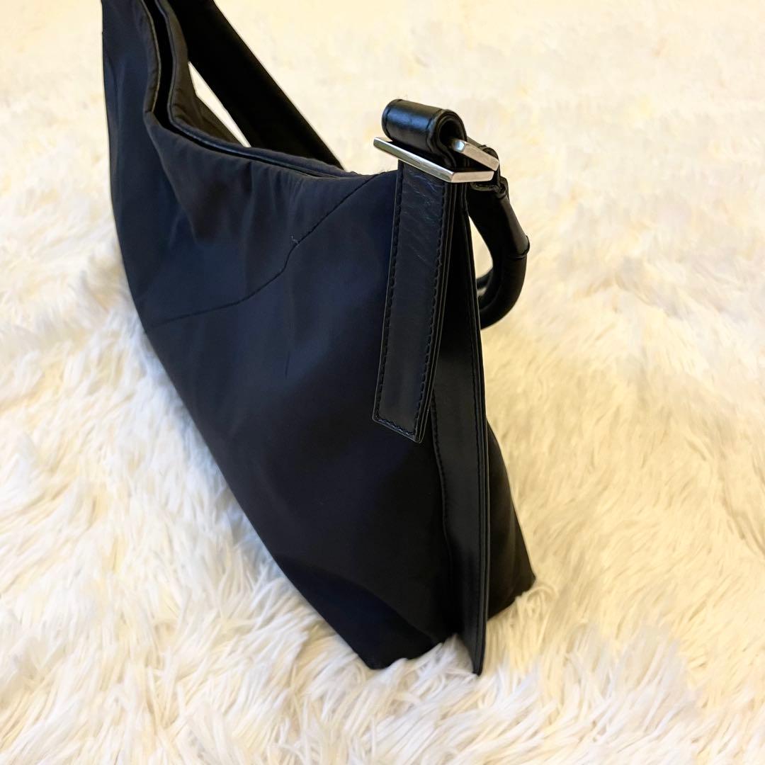 美品★サルヴァトーレフェラガモ スポーツ ワンショルダーバッグ ブラック