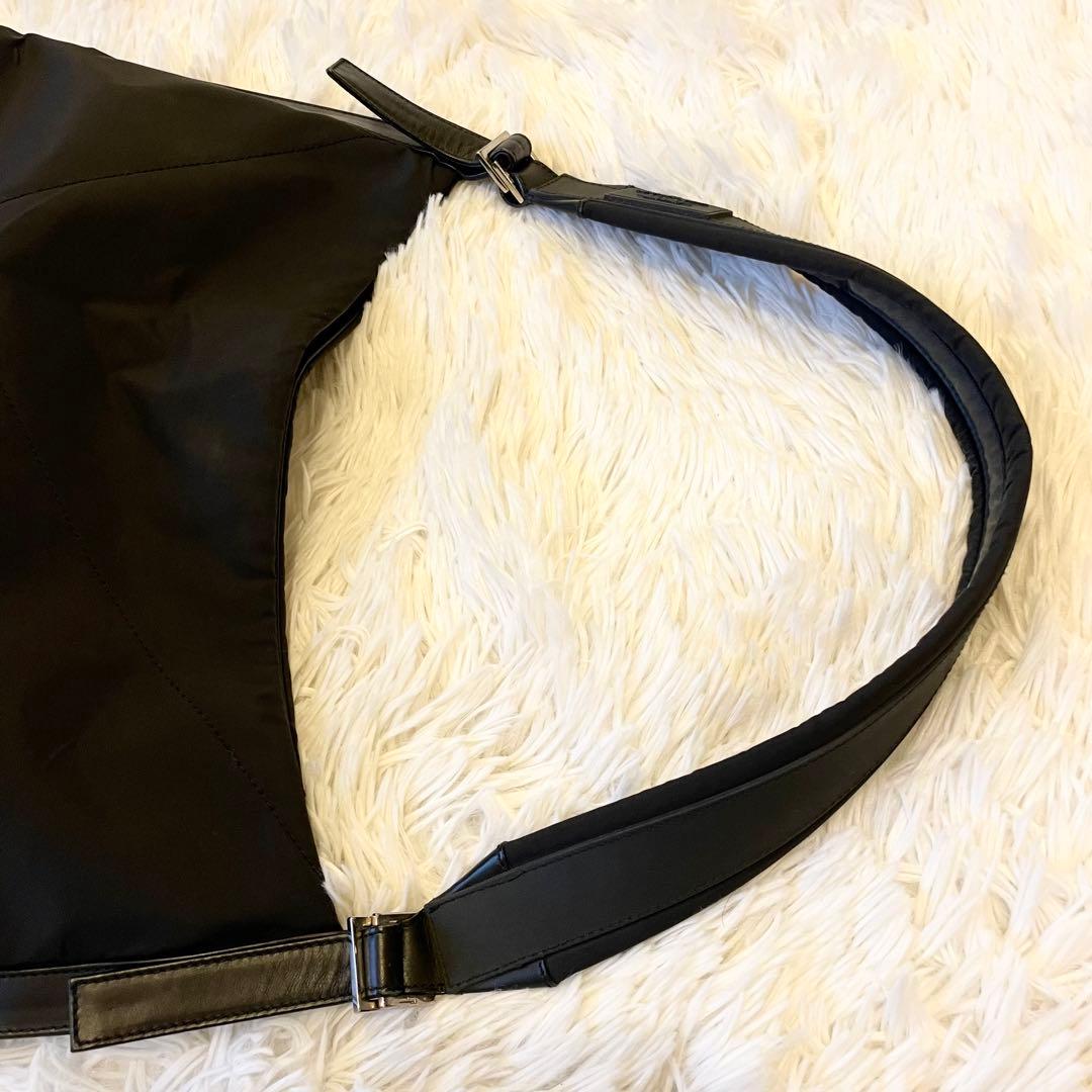 美品★サルヴァトーレフェラガモ スポーツ ワンショルダーバッグ ブラック