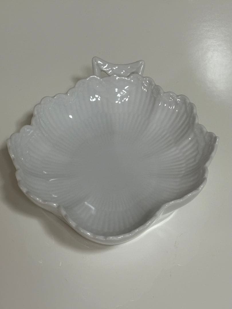 貴重　ロイヤルコペンハーゲン ホワイトフルーテッド　ハーフレースアーカイブトレー