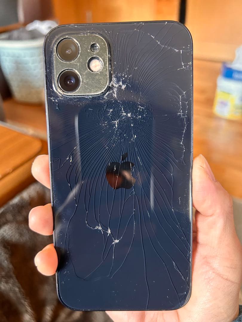 iPhone 12 128GB バッテリー82%