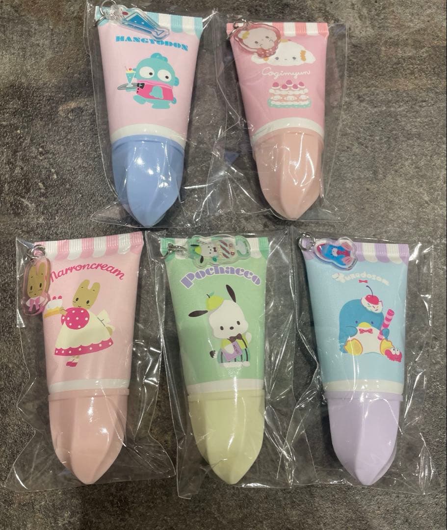 [全10種コンプ] サンリオ　ホイップハンドクリーム　アクリルチャーム付き