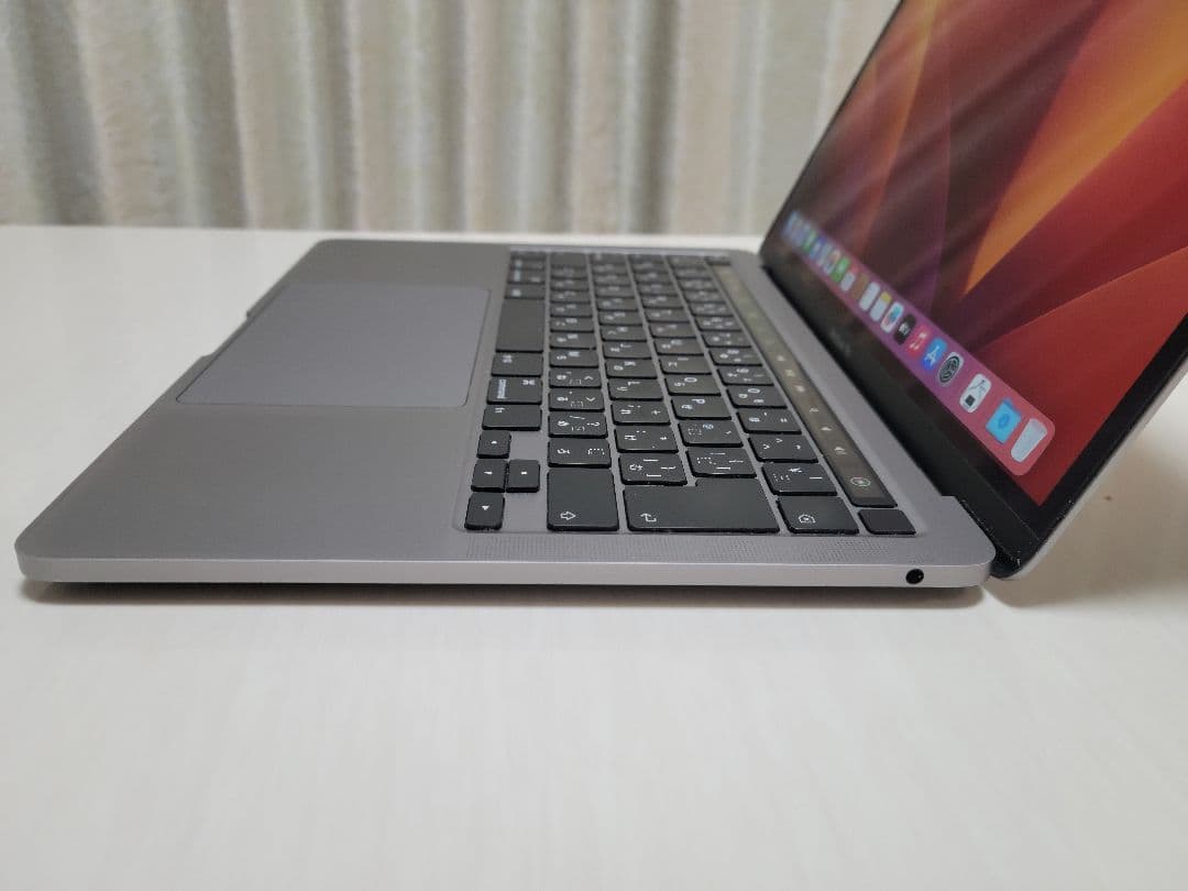 グリリュウ　Macbook Pro 2020 i5 8GB 512GB
