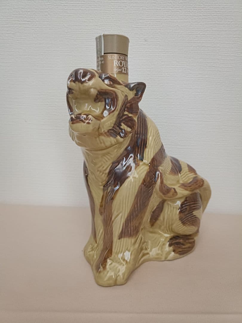 サントリー 12年 干支ボトル 虎 古酒 箱付き