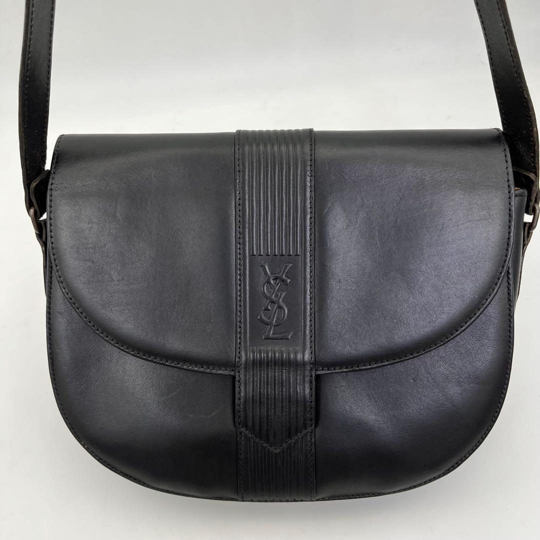 イヴサンローラン ショルダーバッグ 斜めがけ カサンドラ YSLロゴ 黒 レザー