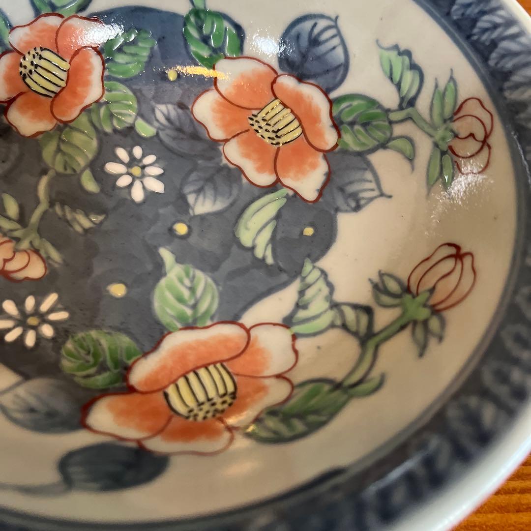 有田焼　六代走波　染錦 椿花文鉢