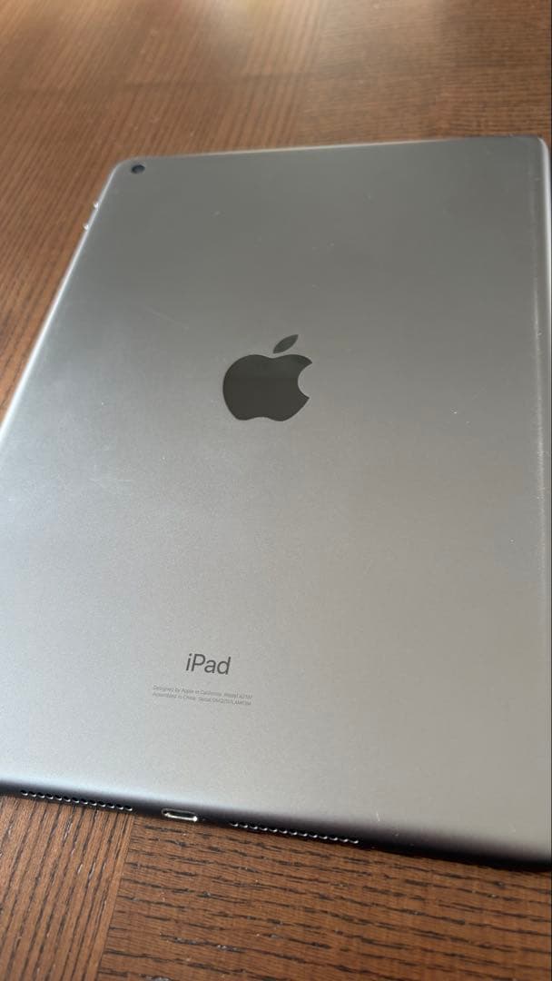 ニ*場様 Apple iPad 第7世代　32GB 本体　バッテリー最大容量89