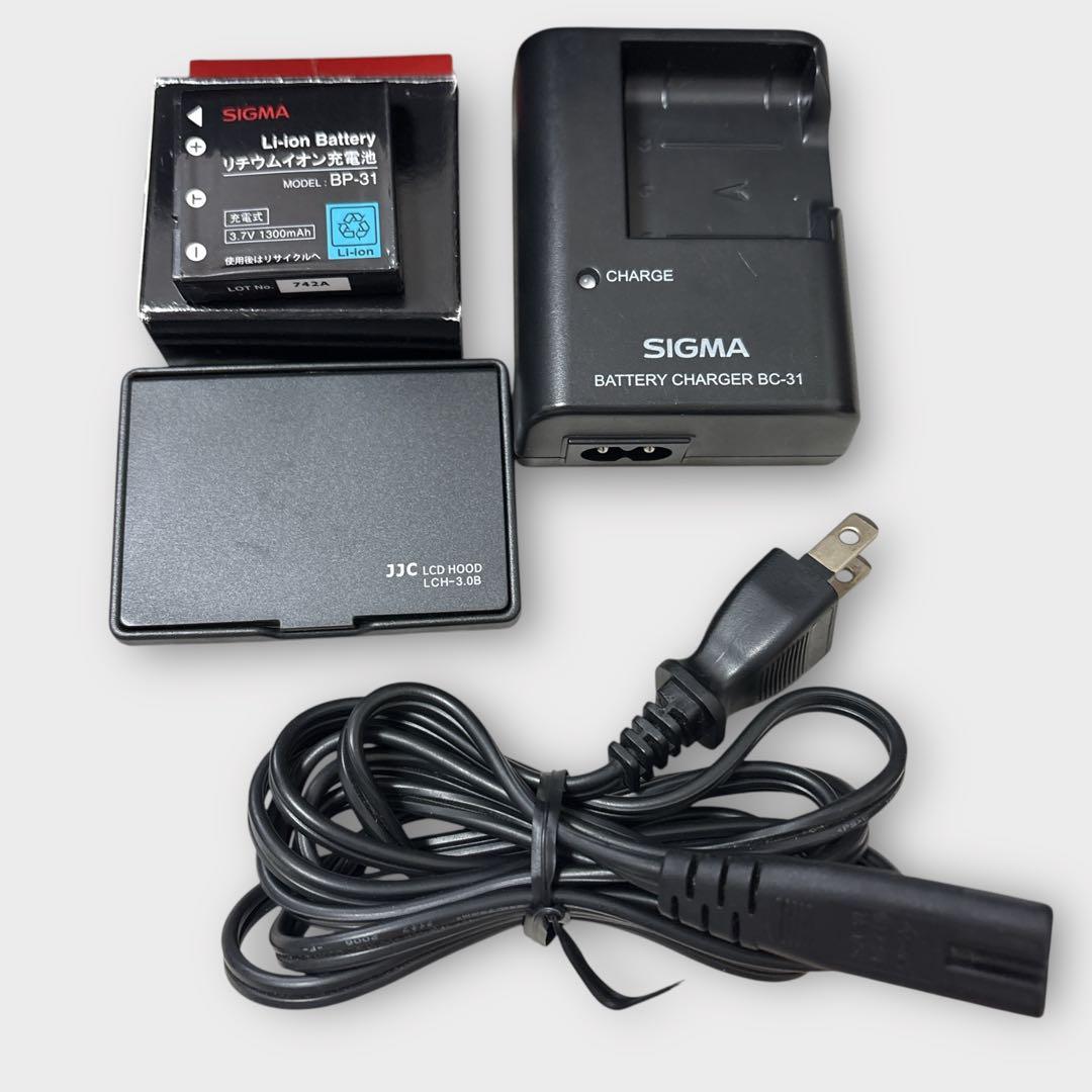 【美品】SIGMA DP2X ビューファインダー レンズフード 電池2個 箱付き