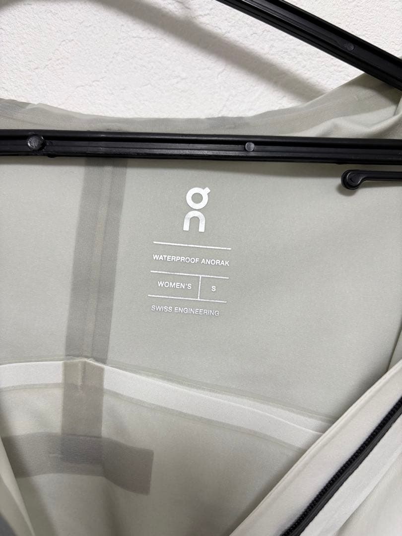 On レディース ウィンドブレーカー Sサイズ