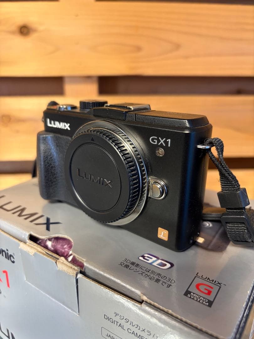 LUMIX GX1 ミラーレス一眼 ブラック　中古
