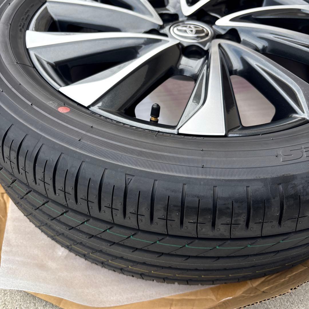 値下！［2/4本目］新車外しトヨタ新型ヴォクシーS-Zハイブリッドホイールタイヤ