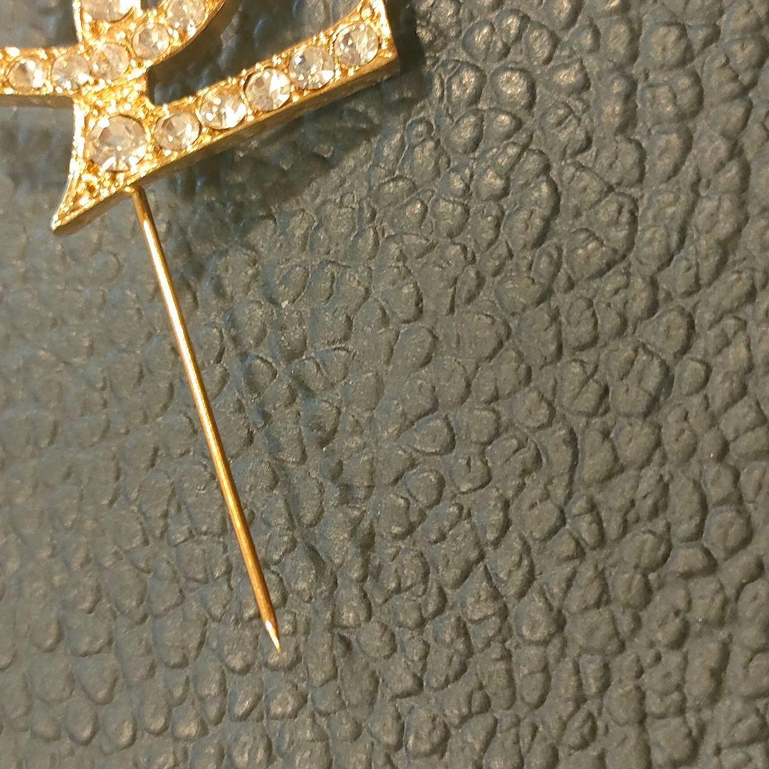 イヴサンローラン ブローチ カサンドラロゴ YSL 刻印 シルバー　付属品なし