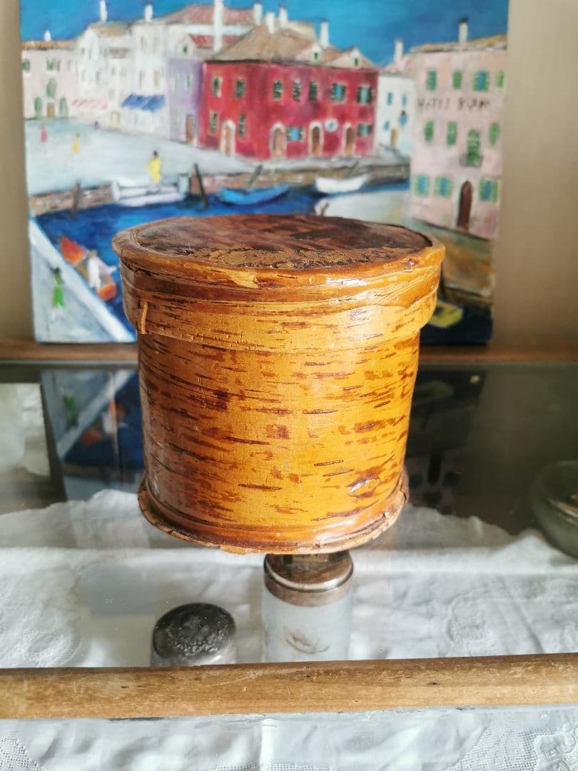 ヴィンテージ 北欧スェーデン 美しい飴色琥珀色 白樺の皮 蓋付きふっくら小物入れ