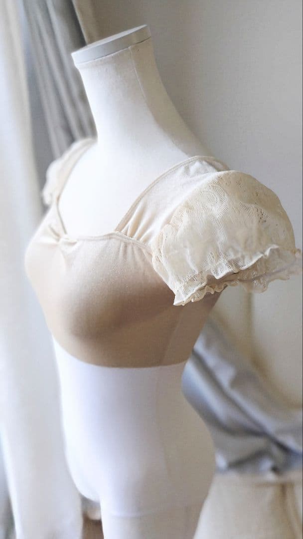 S～Mサイズ∕アイボリーベロアと薔薇の起毛レース袖の娘役レオタード白