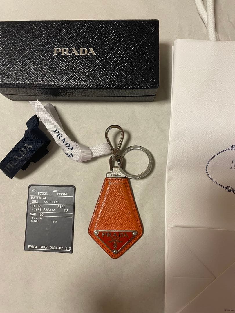 【（有)あずき太郎商店】プラダ PRADA サフィアーノレザー キーリング