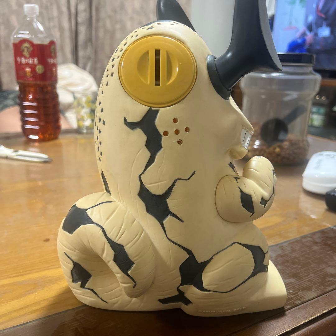 怪獣フィギュア エレキング　貯金箱