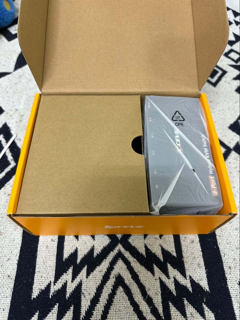 KCEVE HDMI 2.1 KVMスイッチ PC切替器 4入力2出力 EDID