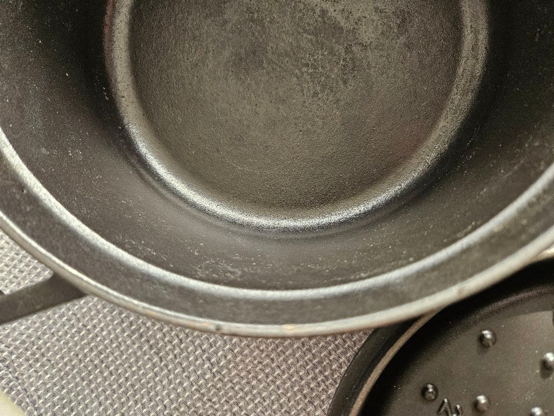 STAUB 鋳鉄製 22cm ココット黒