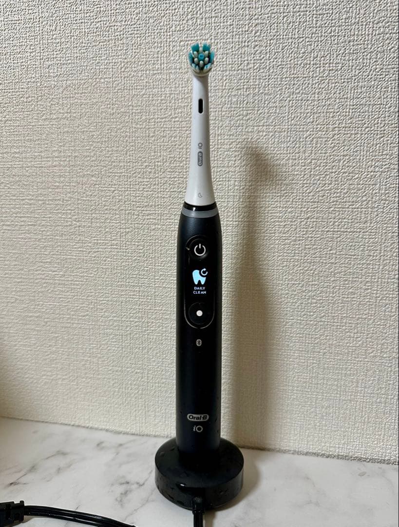 ま*ん様 【早い者勝ち】Oral-B iO 黒 本体＋充電台3768 動作良好