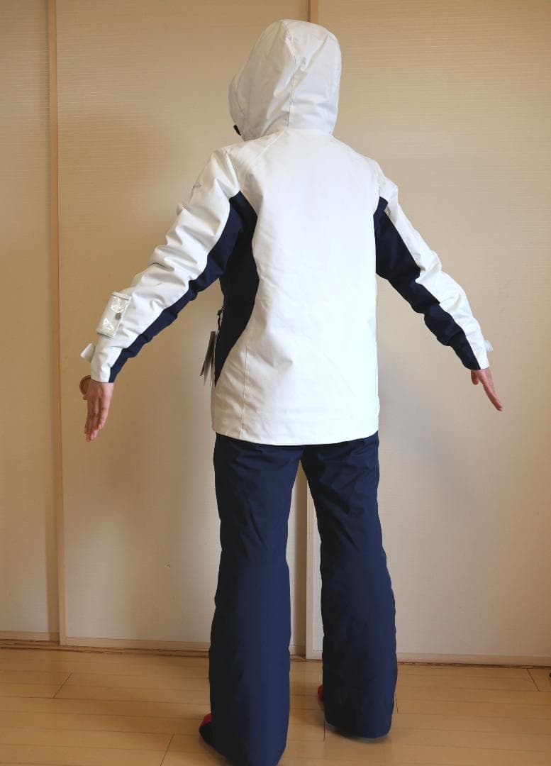 2026年未使用品◆フェニックス スキーウェア レディース上下セット