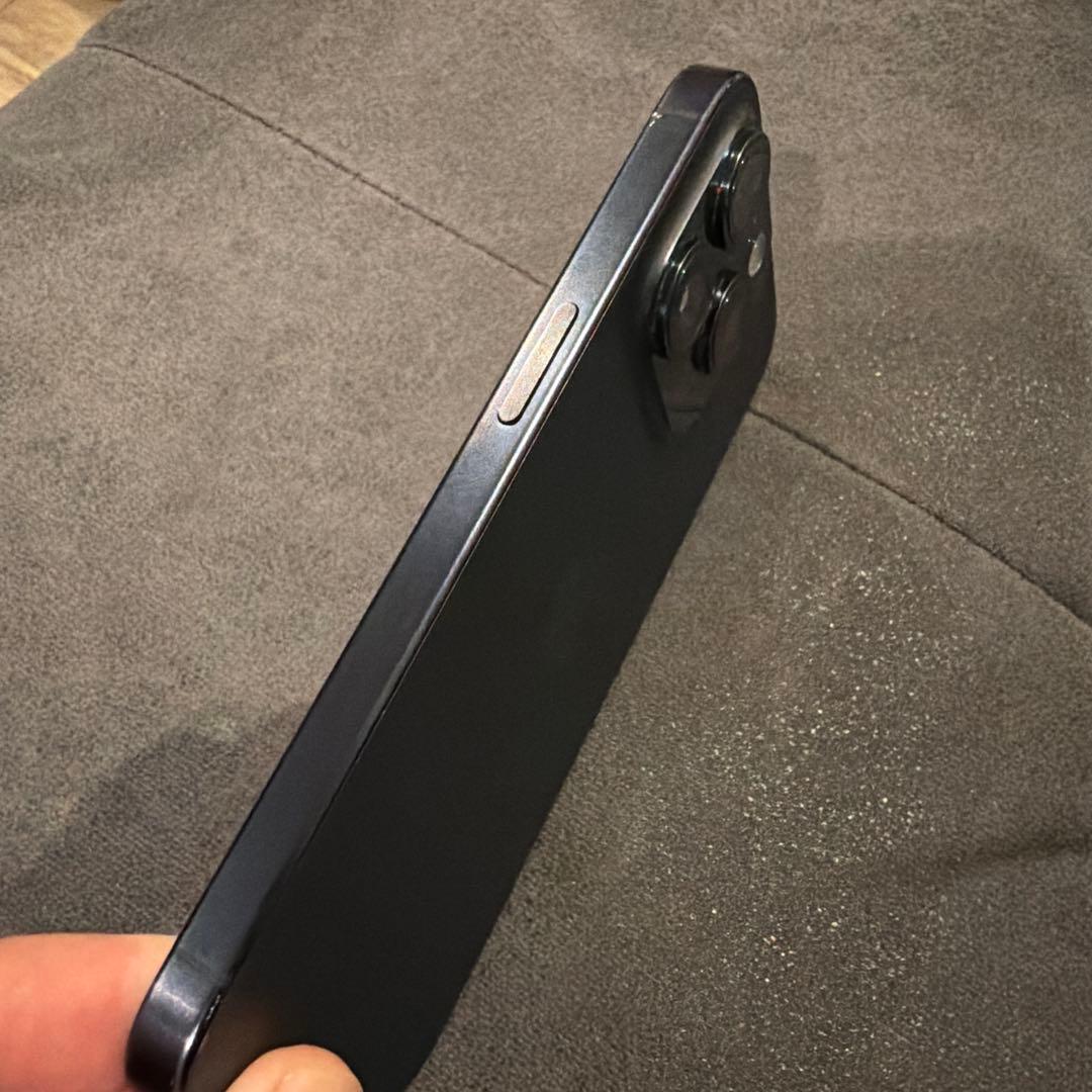 iPhone 15 Pro ブルー　SIMフリー　美品です