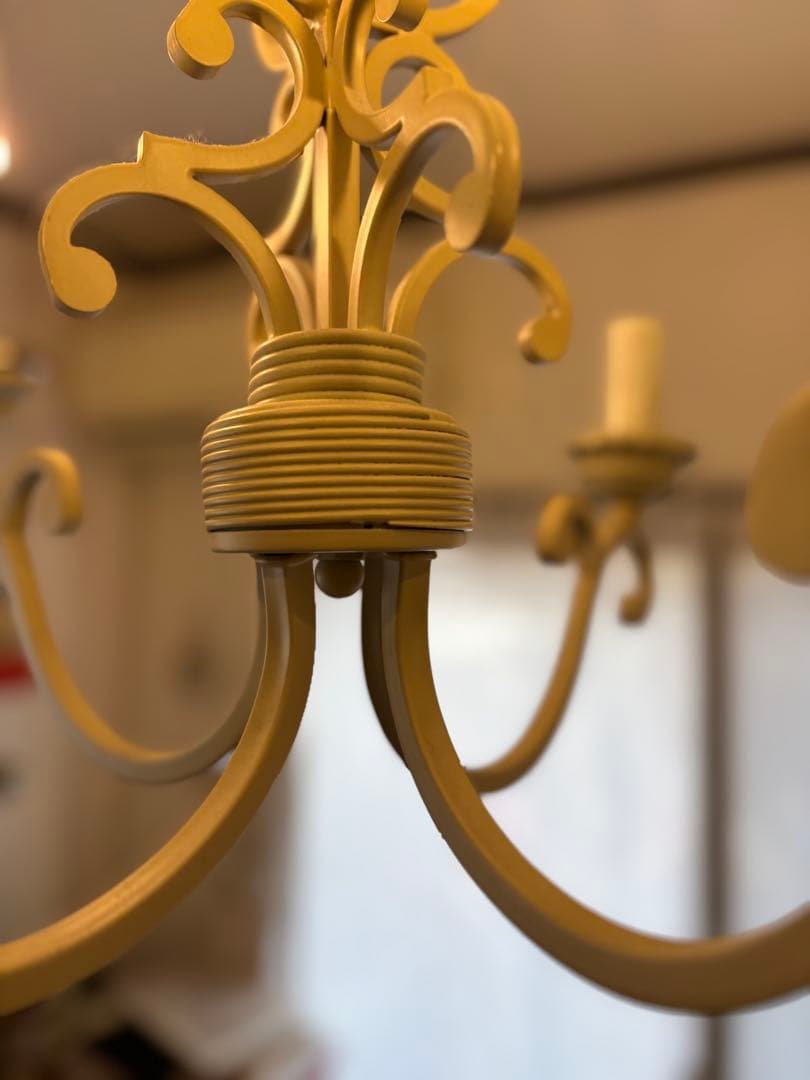 ローラアシュレイ 4灯スクロールシャンデリア｜英国クラシック照明｜※1灯不点灯