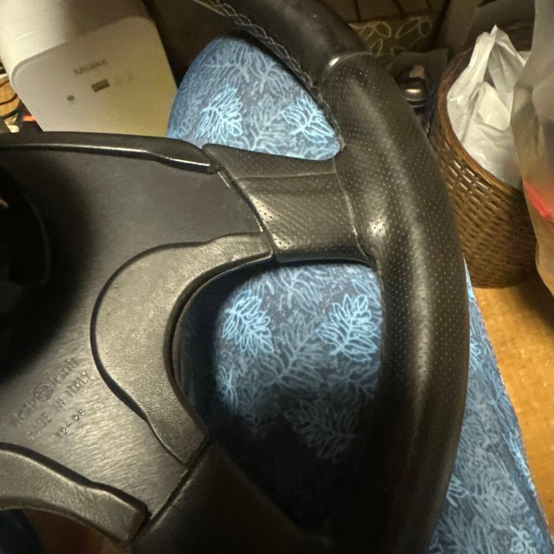 italvolanti ステアリング　4スポーク メイドインイタリー　　送料無料