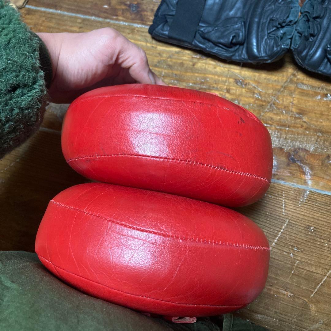 MMA MARTIAL WORLD パンチングミット 赤黒