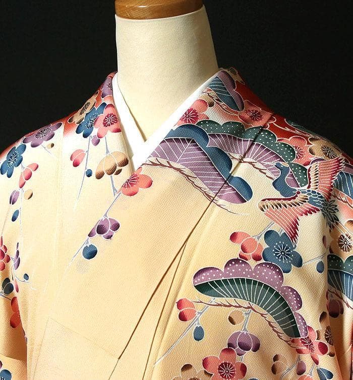 7626■　ややスリム　肩裾模様　紅型訪問着　美品