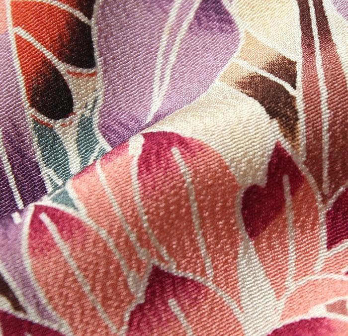 7626■　ややスリム　肩裾模様　紅型訪問着　美品