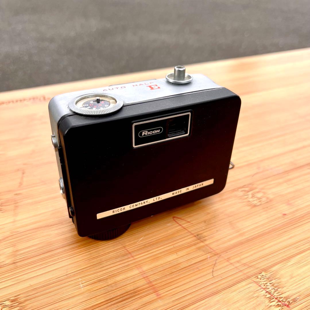 Ricoh Auto Half コンパクトフィルムカメラ　イエロー