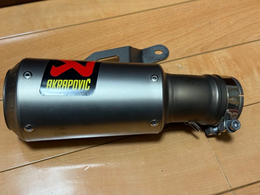 中古 2024年式S1000RR用アクラポビッチ チタンサイレンサー