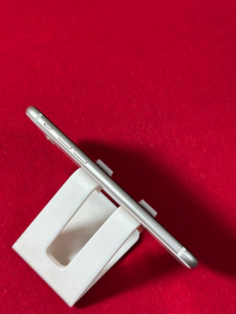 【9927】iPhone SE3第3世代スターライト 64GB simフリー