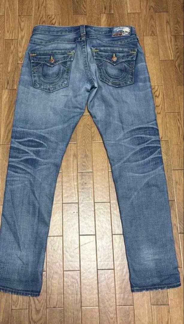 TRUE RELIGION 　限定版スカル刺繍