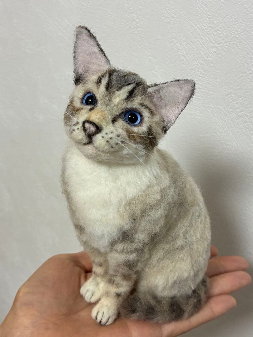 羊毛フェルト　猫　お座り