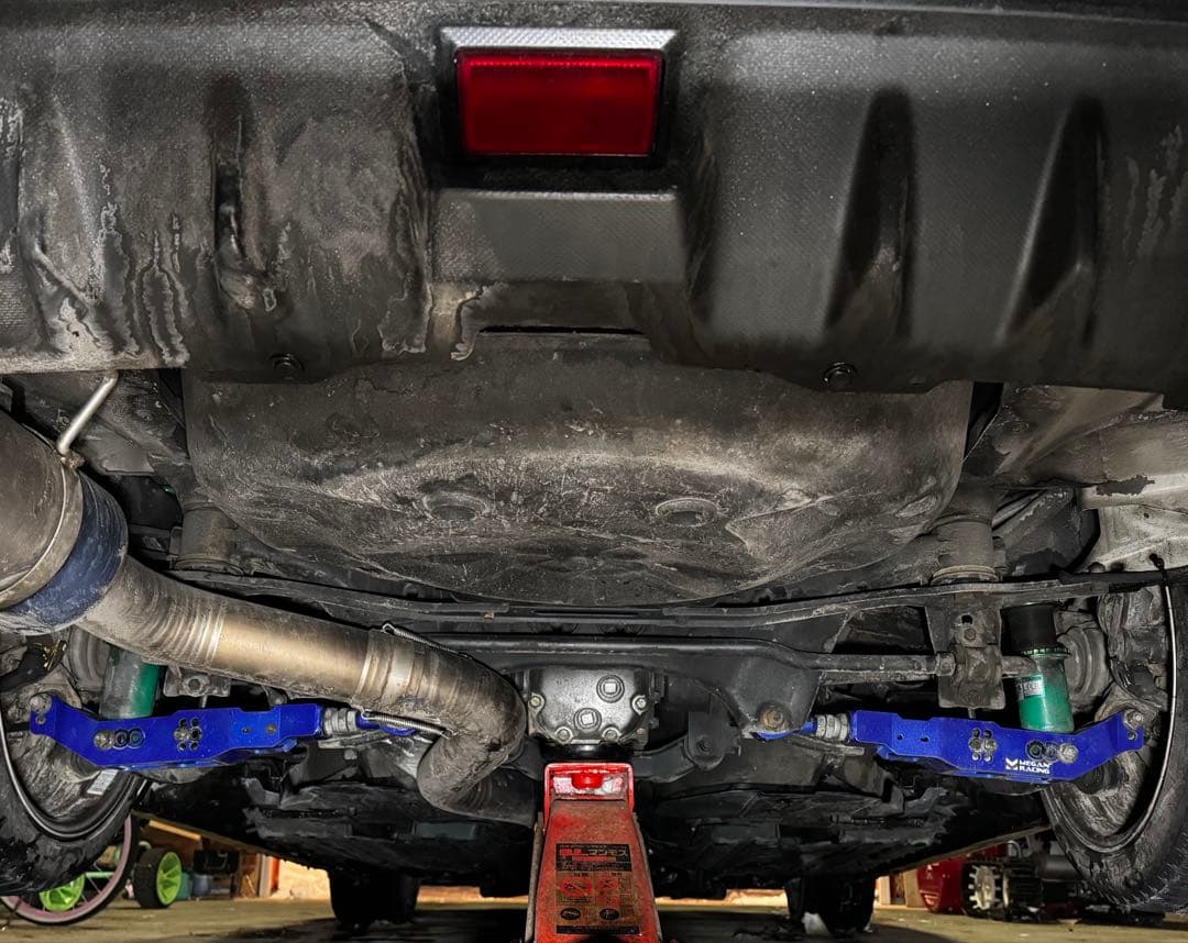 MEGAN RACING リアロアアーム　RRR出品