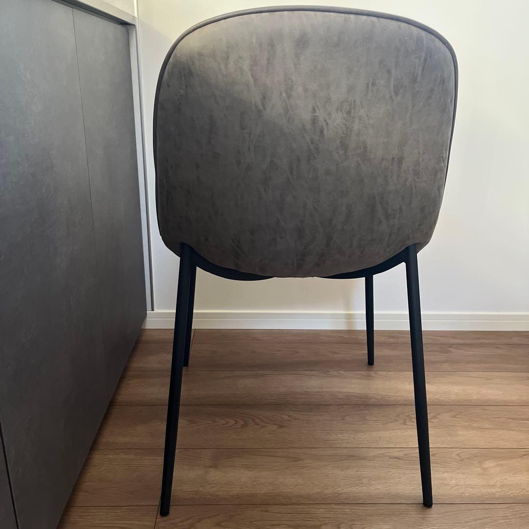 合成皮革のグレーのダイニングチェア　②