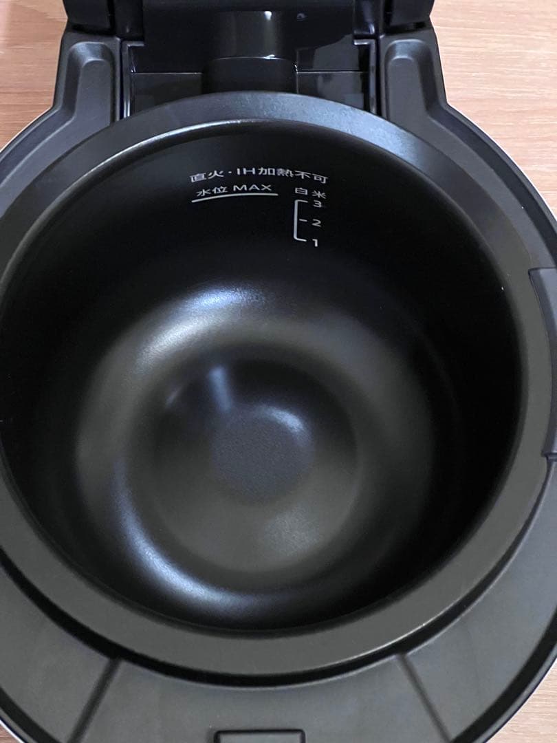 ぷ*ん様 SHARP ヘルシオホットクック電気圧力鍋 KN-HW10E-W 1.