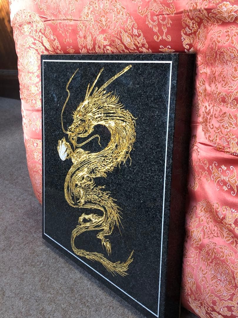 金箔龍　彫刻板石