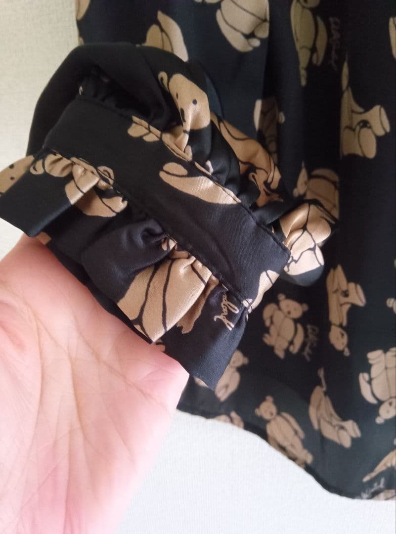 テディベア フリル付き長袖ブラウス